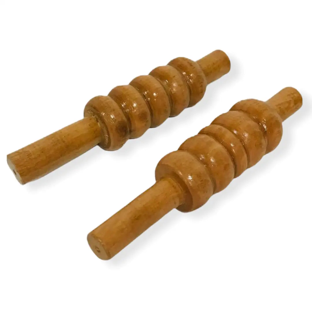 CBB Cricket Stumps Wicket Bails Heavy Duty Set of 4 Standard Size - STUMPS & BAILS