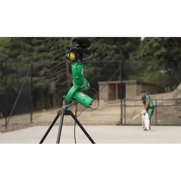 Paceman 176XT Cricket Bowling Machine Auto Feeder Bowling Speeds up to